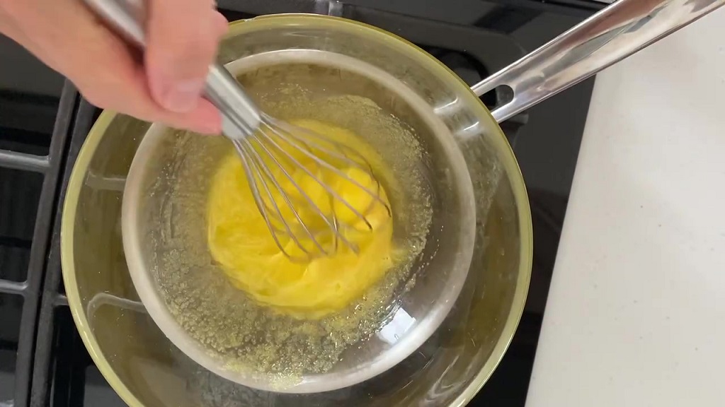 beat egg yolks with sugar