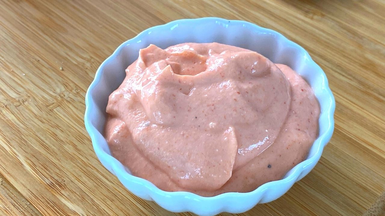 Low Calorie Sriracha Aioli without Mayo