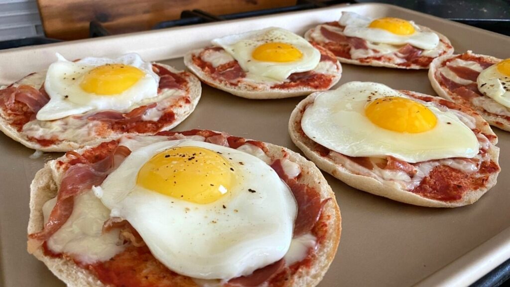 healthy breakfast pizza