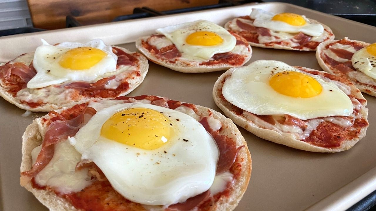 Healthy Breakfast Pizza