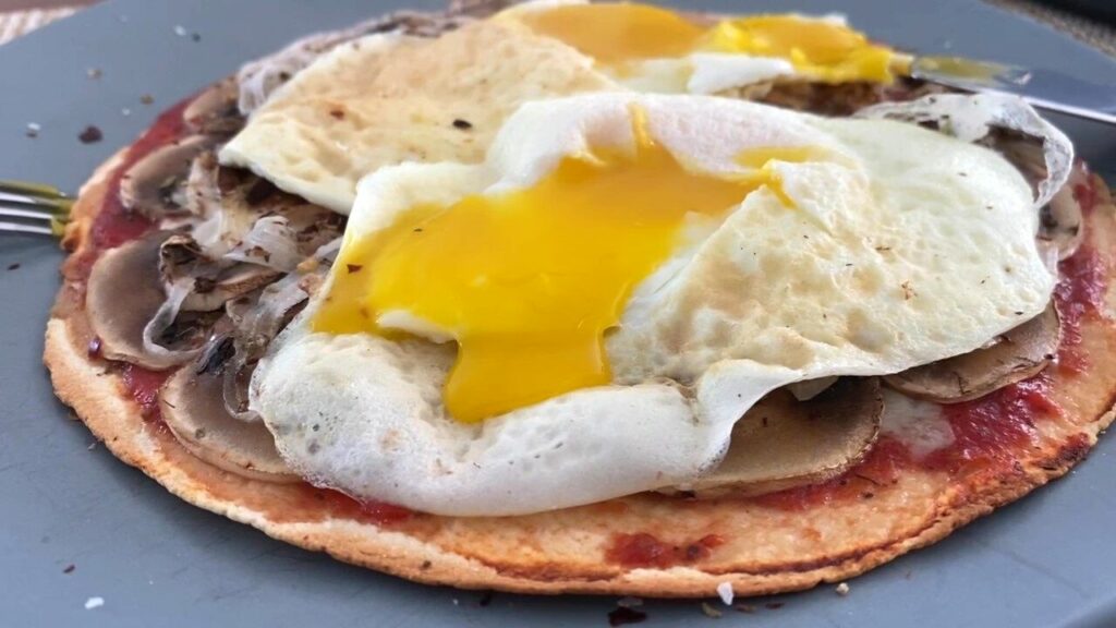 healthy breakfast pizza