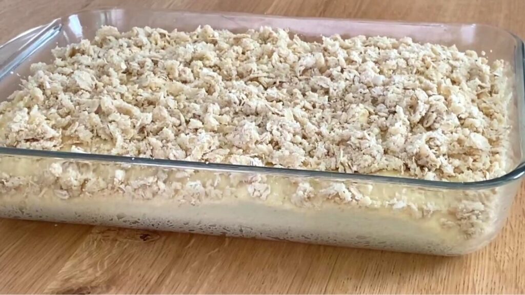 polish yeast cake crumble topping