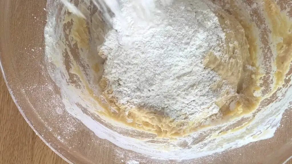 polish yeast cake - add flour in batches