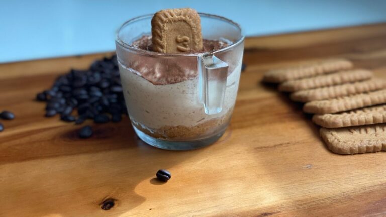 yogurt biscoff dessert