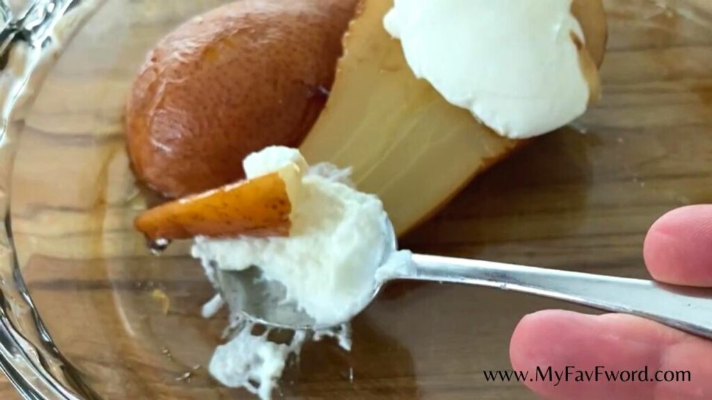 baked pears with yogurt