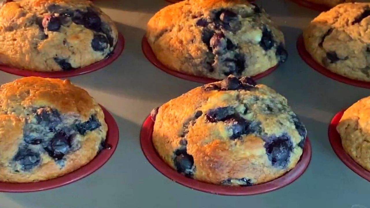 healthy oatmeal blueberry muffins