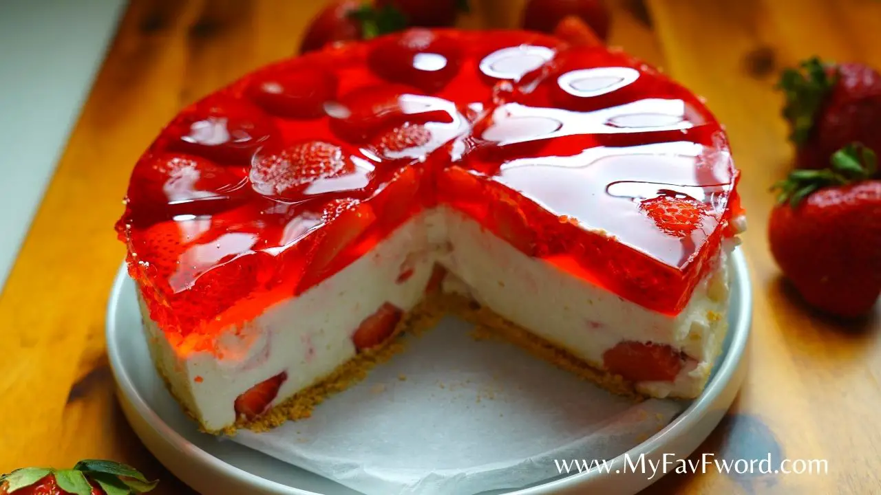 No Bake Yogurt Strawberry Cheesecake – Low Calorie High Protein
